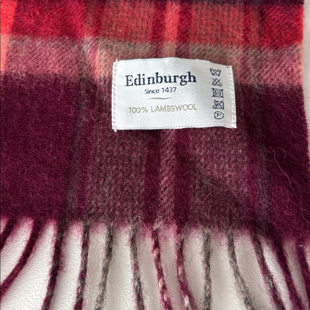 EDINBURGH (Since 1437) 100% Soft Lambswool Plaid/Tartan Fringed Scarf - Picture 5 of 7